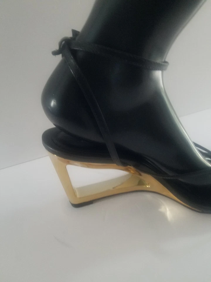 Sandalia de cuña Arezzo Frankie de tacón geométrico punta redonda para mujer 11 B** Leer** Foto 4 de 4