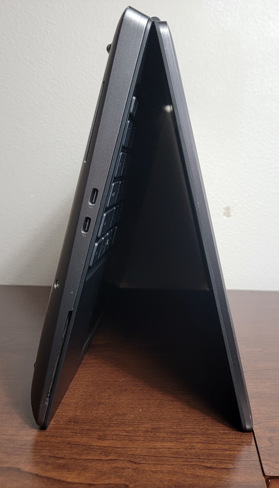 Dell Precision 7560, 15-Inch Laptop, with Intel Core i7 11th Gen., 32 GB SSD (Solid State Drive), Windows 11 Pro