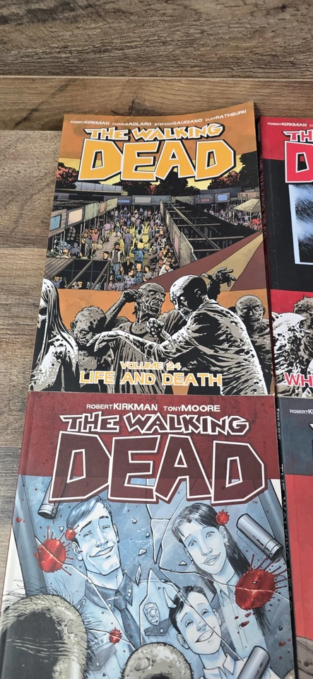 Walking Dead Image Comic Lot Volumes 1 & 22-24 Graphic Novel + Land of The Dead - Image 3 of 4