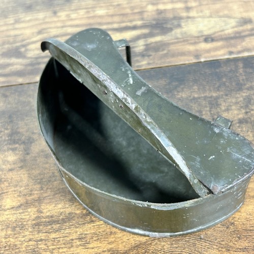 Scatola da cintura per esche a vermi da pesca in metallo vintage - Foto 3 di 12