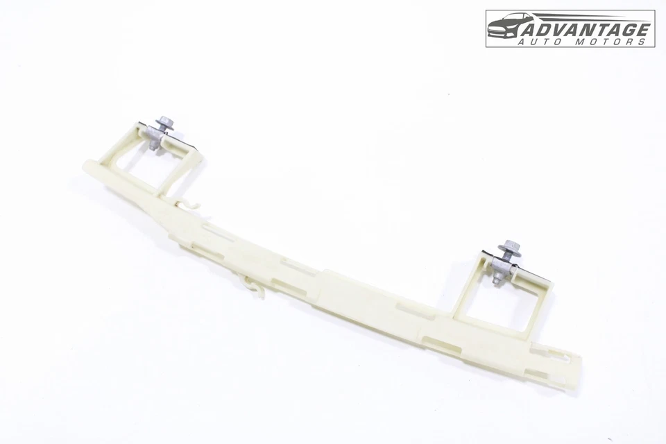 Cadillac CT4 2020-2025 puerta del lado del pasajero delantero derecho ventana guía canal OEM Foto 4 de 4