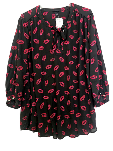 TORRID 4X Blouse paysanne Georgette lèvres noir rouge sans col haut manches 3/4