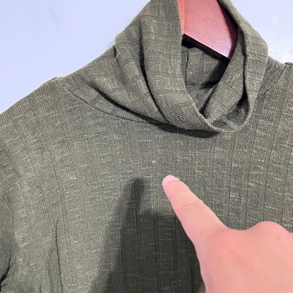 Top Derek Heart para mujer acanalado cuello alto talla S oliva recortado manga larga Foto 2 de 4