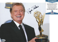 TV HOST REGIS PHILBIN SIGNED LIVE WITH KELLY 8x10 PHOTO C LEGEND BECKETT COA BAS