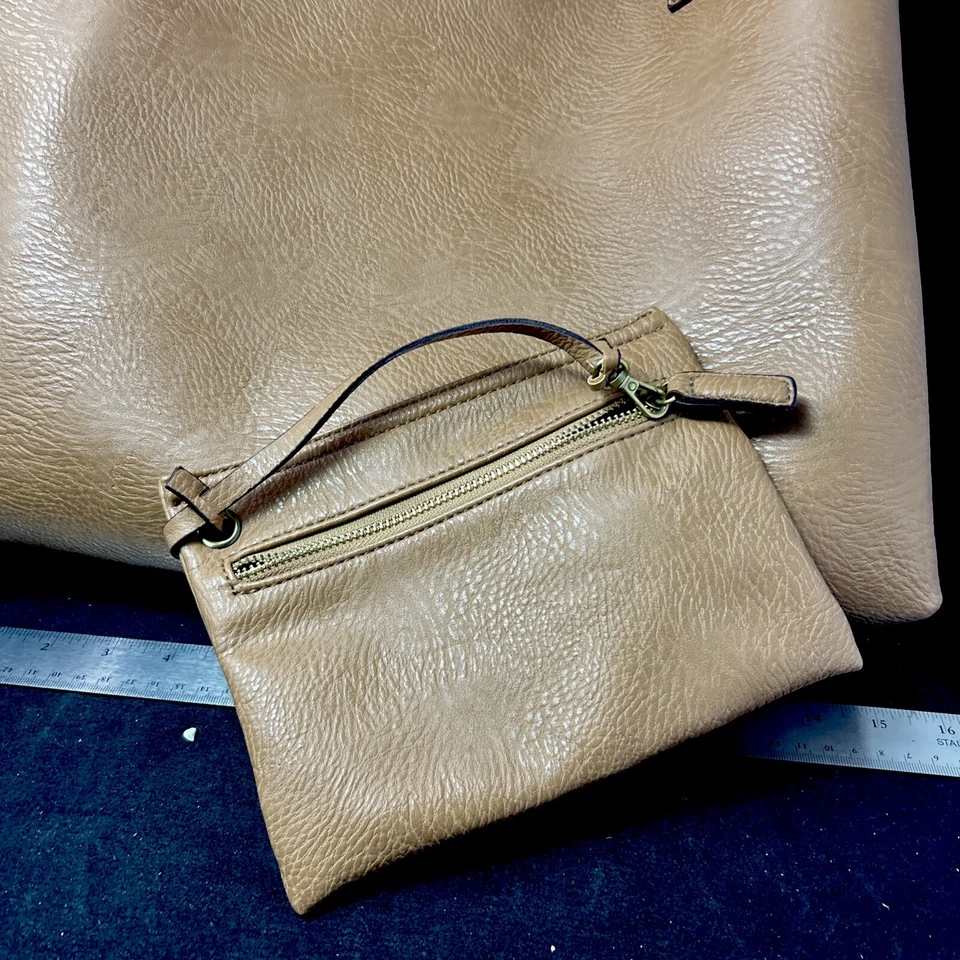 STREET LEVEL Reversible Imitación Cuero Monedero/Tote y Muñequera Marrón/Bronceado Combo Suave Foto 2 de 4