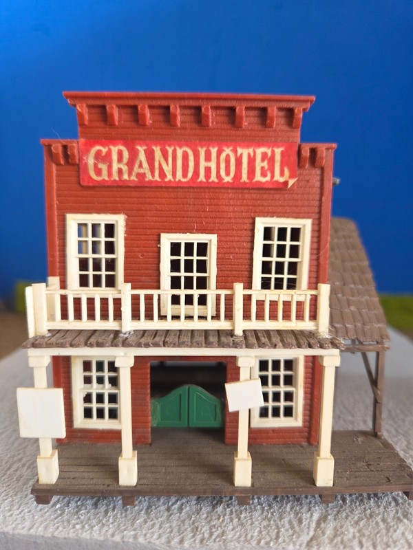 HO WESTERN GRAND HOTEL W 13