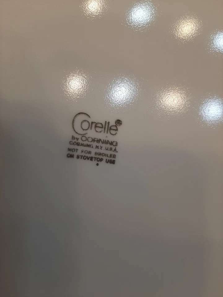 Corelle Winter Holly Dinner Plates (4) Discontinued Pattern - Image 3 of 4