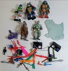 C-191 VINTAGE LOT OF 80/90'S TEENAGE MUTANT NINJA TURTLES FIGURES & ACCESSORIES!