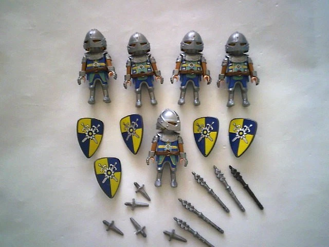 LOT DE PLAYMOBIL  * 5 CHEVALIERS NOVELMORE + ACCESSOIRES * - Photo 1/1