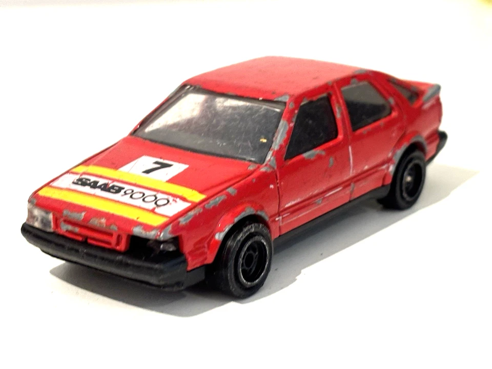 Corgi Diecast C106/2 Saab 9000 1985 coche de rally diecast rojo 1,43 A7 Foto 2 de 4