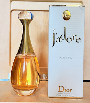 Dior J'adore Eau de Parfum Spray Vaporisateur 3.4 fl oz Regular Size