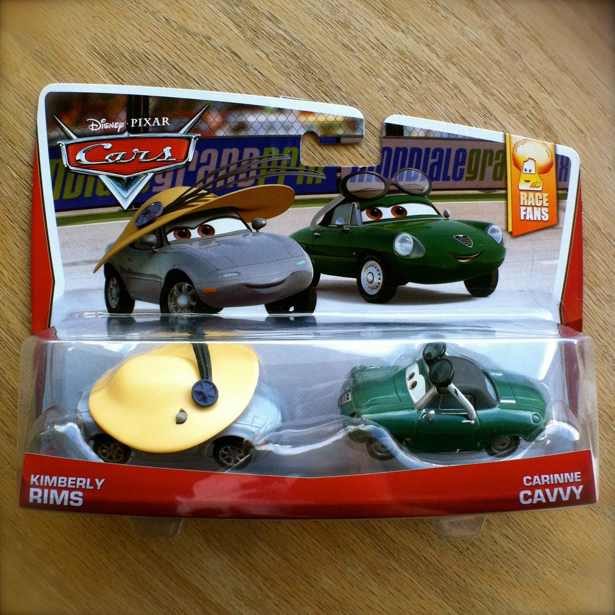 MATTEL - カーズ　マテル　KIMBEREY RIMS  CARINNE CAVVY セット Disney PIXAR Cars KIMBERLY RIMS & CARINNE CAVVY RACE FANS 5&6/9