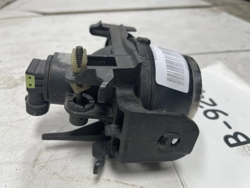 2013 林肯 MKS 前右乘客侧雾灯组件 原始设备制造商  — 第 3/4 张图片