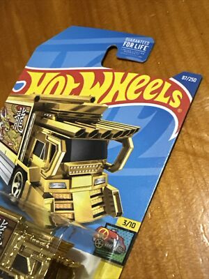 Hot Wheels RAIJIN EXPRESS Gold 87/250 And Hot Wheels Art Cars 3/10