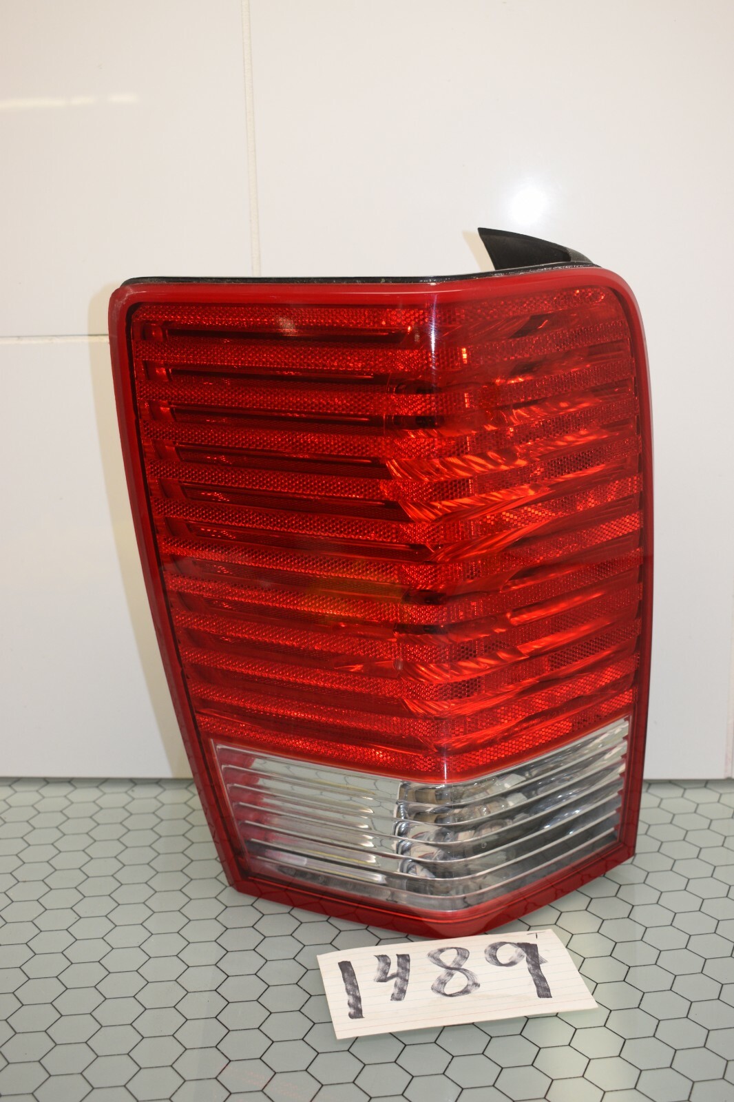07 08 09 Chrysler Aspen Limited DRIVER Side Tail Light Used Rear Lamp #1489-T