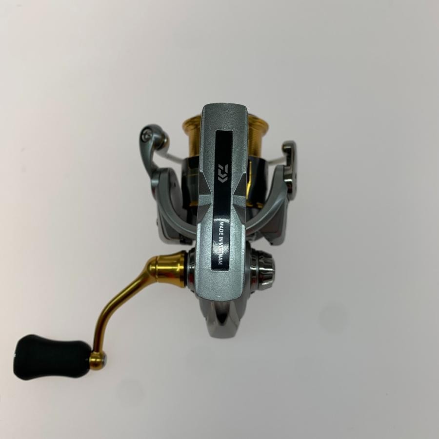 Daiwa 00057046 18Freams Lt2000S No Noticeable Scratches Or