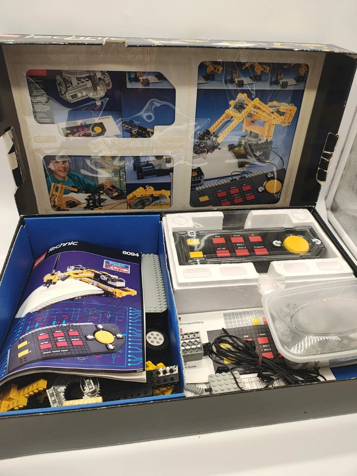 LEGO 8094 TECHNIC Control Centre, photo 3 of 5