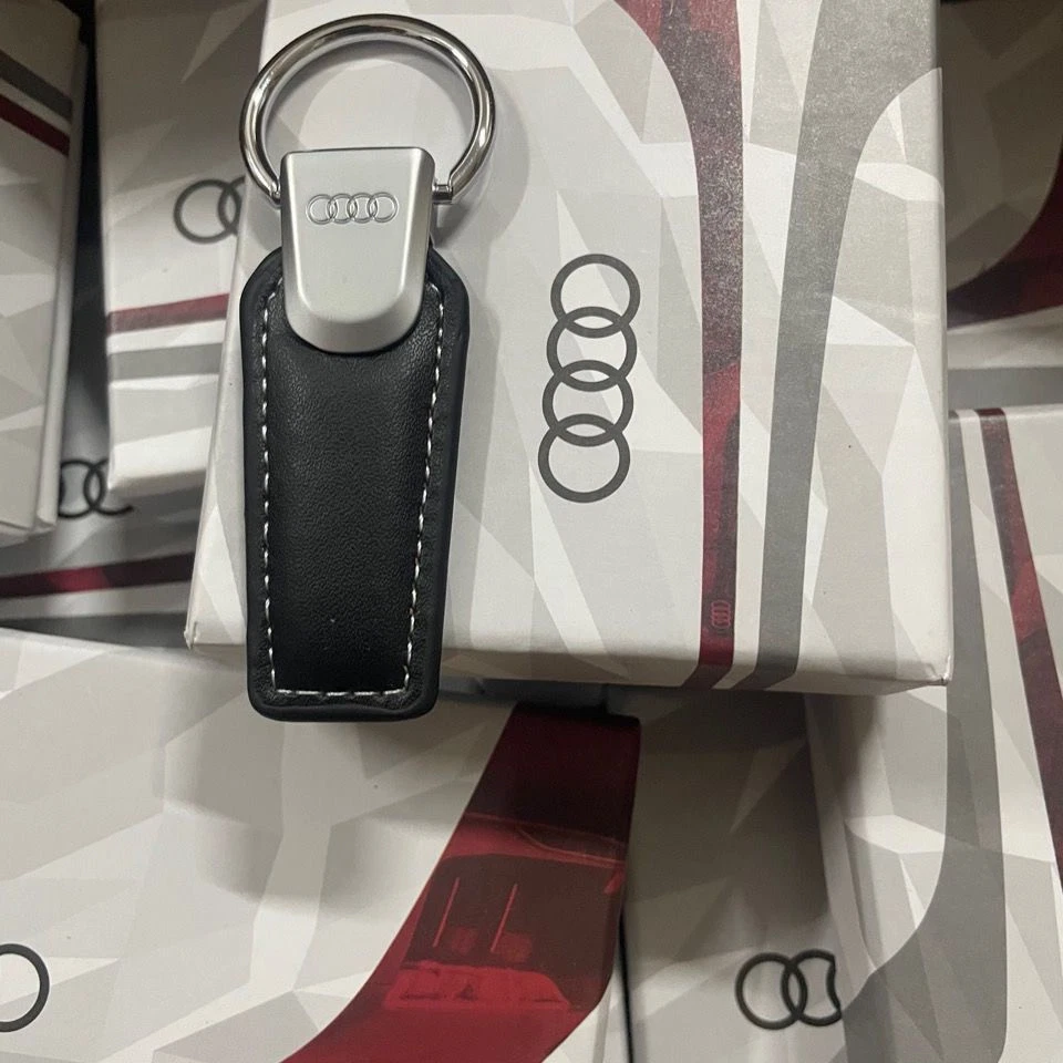奥迪原厂钥匙扣高档真皮原装 Foto 2 de 4
