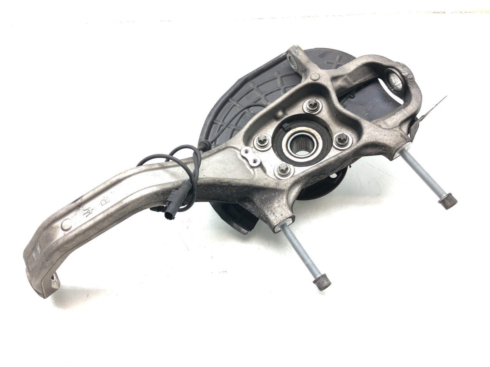 2014-2019 MASERATI GHIBLI S AWD RIGHT PASSENGER FRONT SPINDLE KNUCKLE HUB OEM.