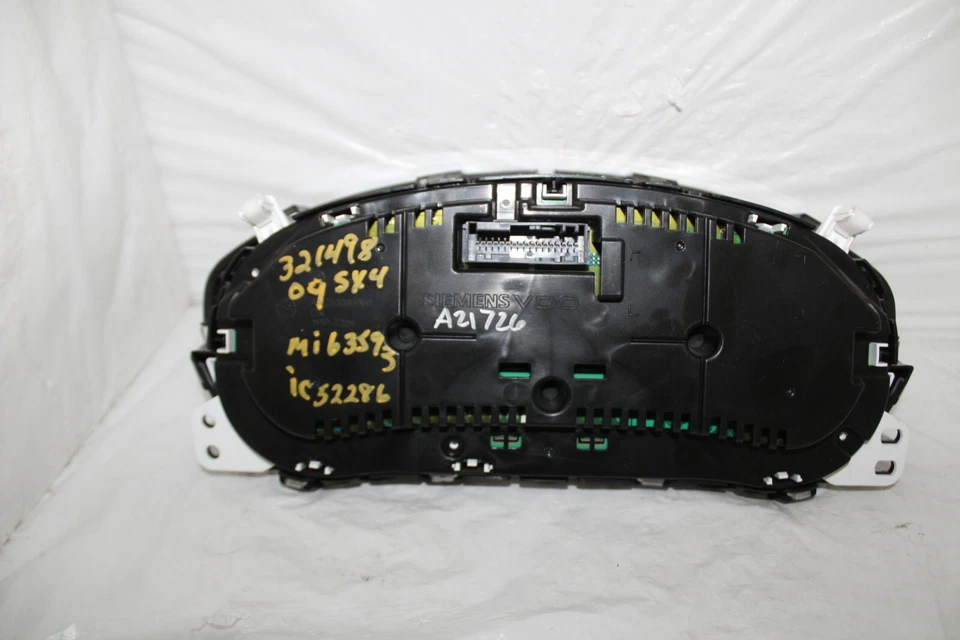 Cuadro de instrumentos velocímetro 07 08 09 Suzuki SX4 indicadores de panel 63.593 millas Foto 2 de 4