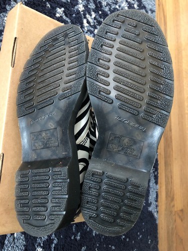 Dr Martens Pascal White And Black AW004 Zebra Print women’s size 10 New - Picture 7 of 16