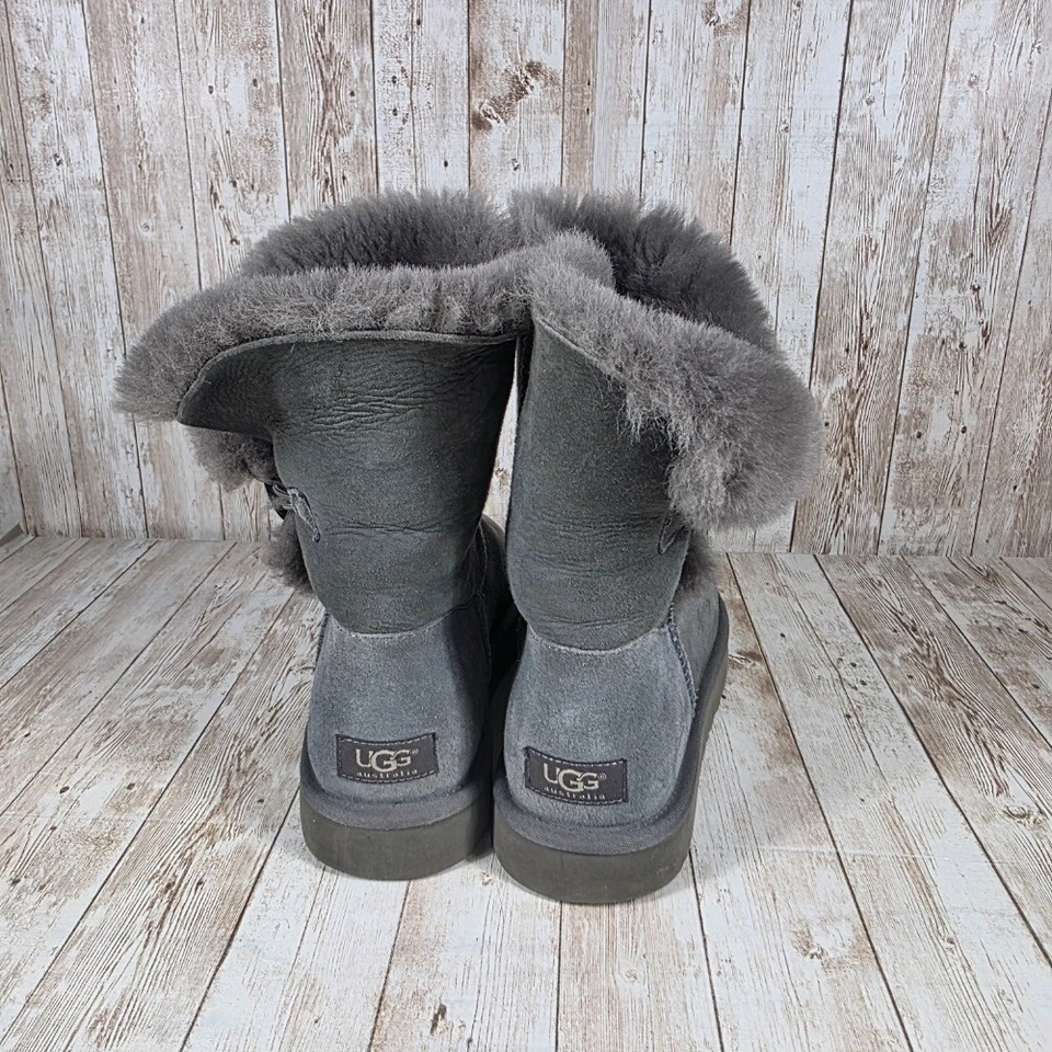 Botas de piel de oveja UGG Australia gamuza cuero invierno gris cálido para mujer Foto 3 de 4