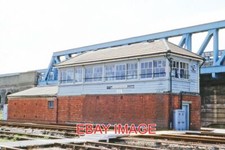 PHOTO  GREENFORD EAST SIGNAL BOX 1997