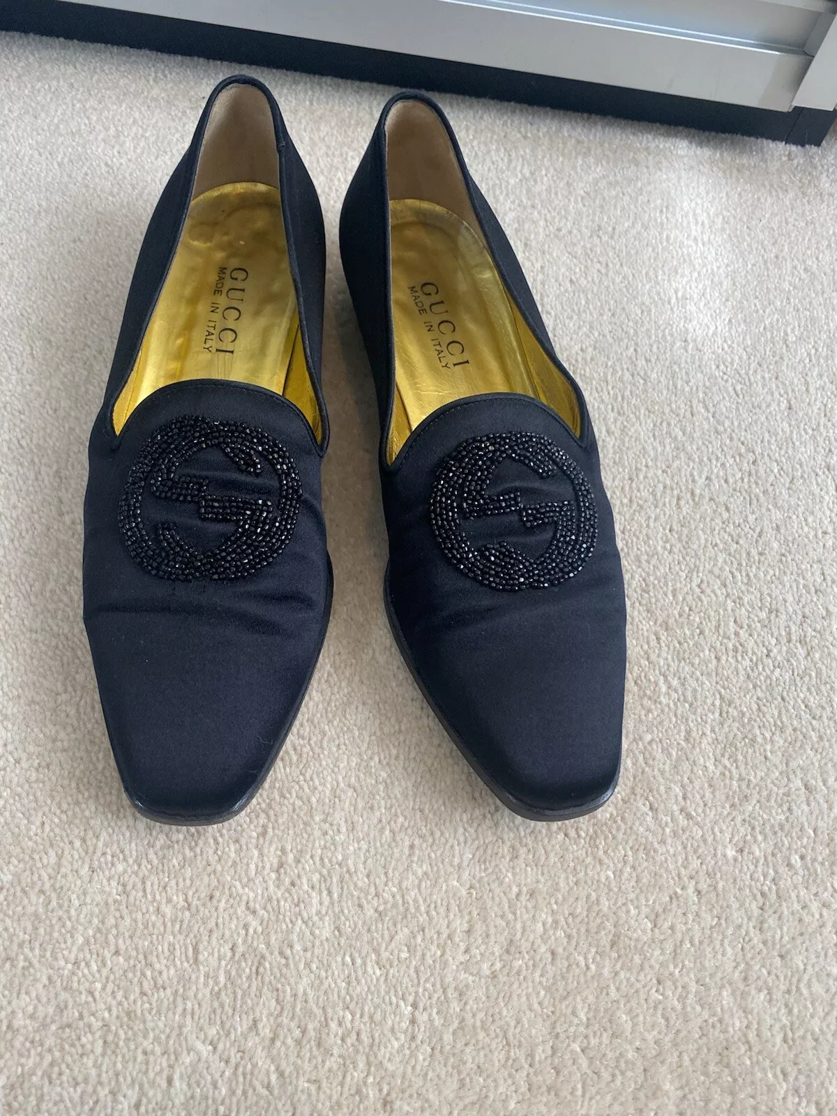 Gucci noir satin perles chaussures à enfiler taille US 7 UK 5 à peine portées petite coupe