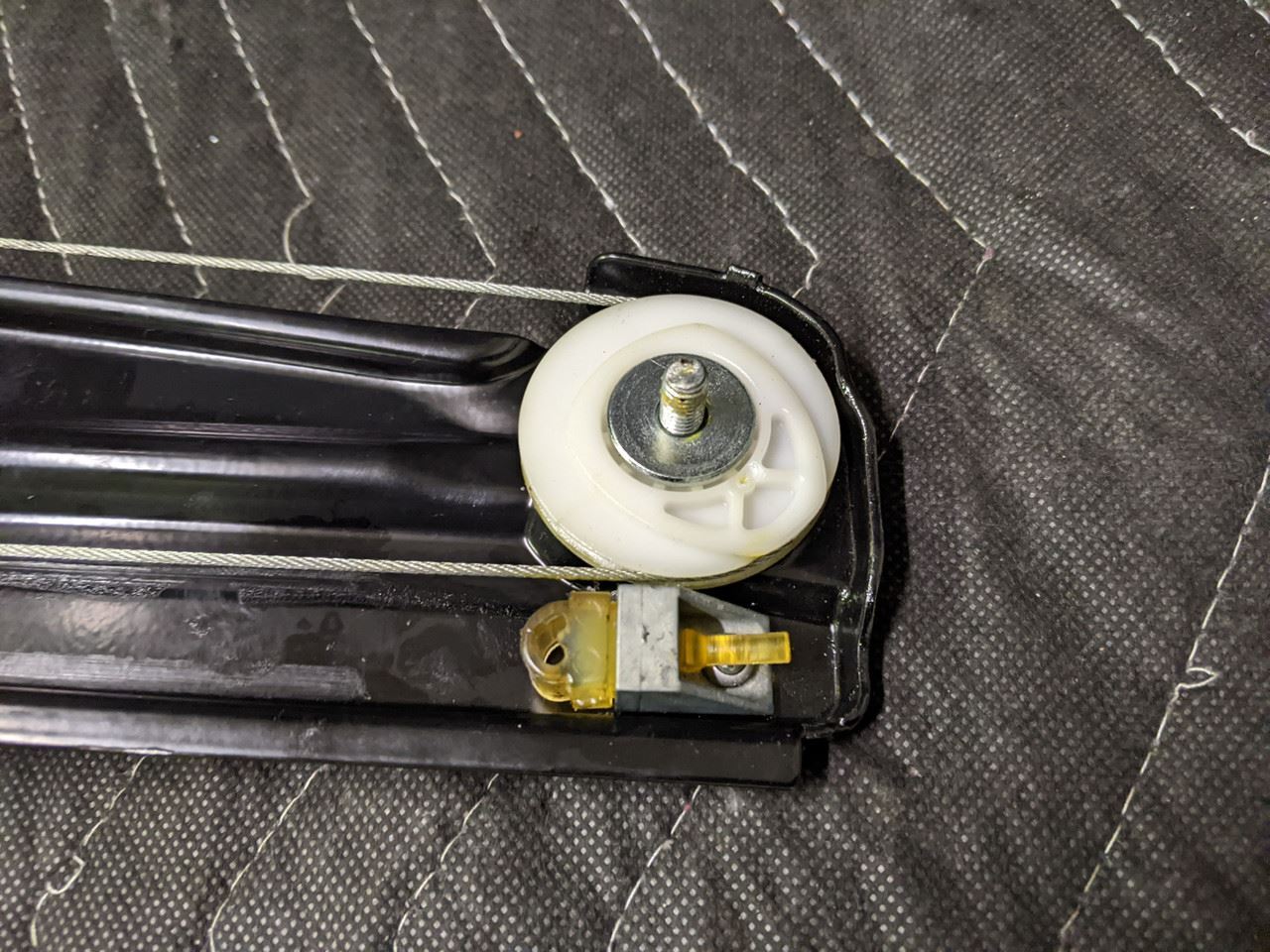 BMW E60/E61 5-Series M5 Rear Right Window Regulator 51357075674 | eBay