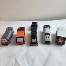 Lot Of 5 Thomas Motorized Engines Trackmaster Working