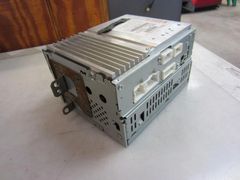 2008 Nissan Titan 6 Disc CD Player Radio Receiver OEM - Image 2 of 4