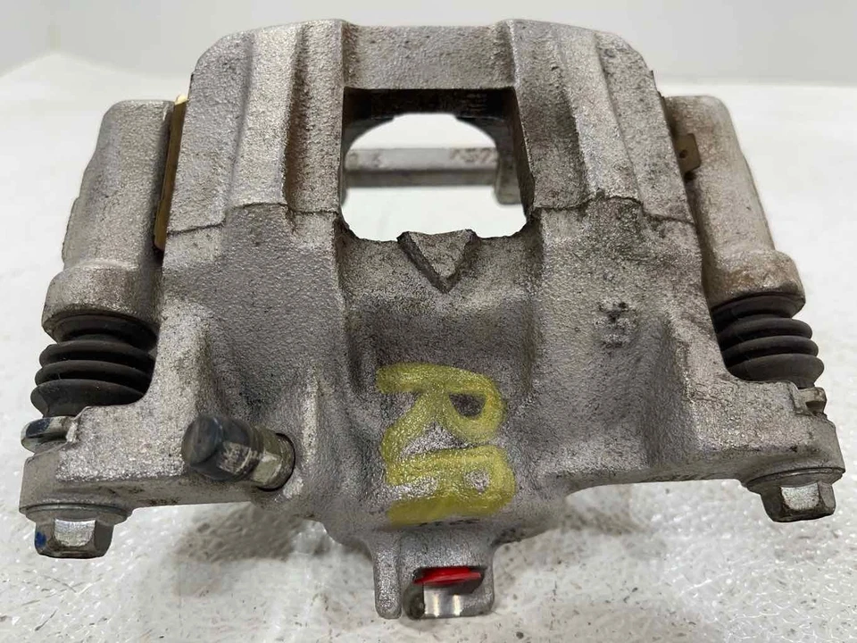 Fits 19 - 23 HONDA PASSPORT Used Rear RH Passenger Brake Caliper 43018TGSA01 OEM - Image 2 of 4