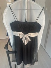 Abito da gala bianco e nero con brillantini