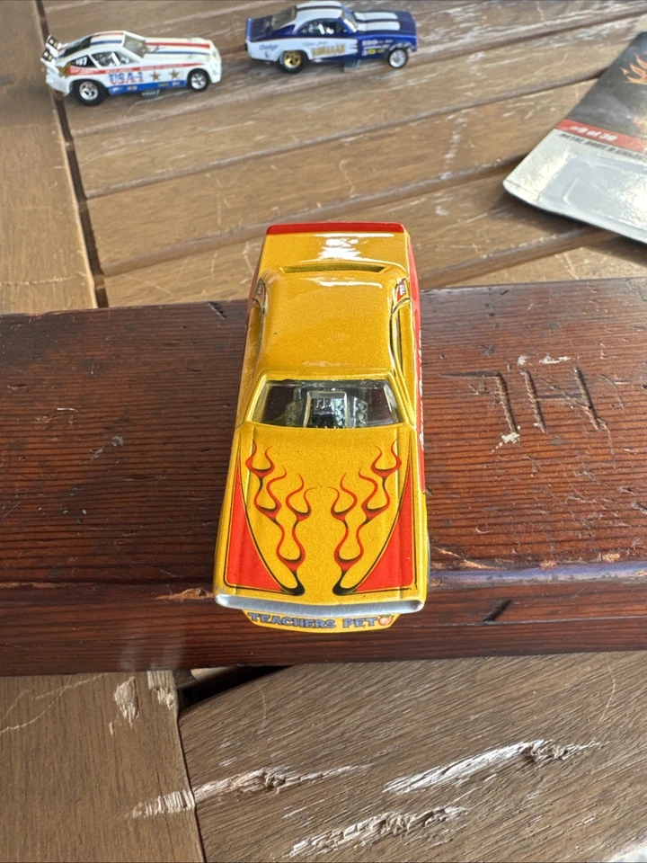 Hot Wheels Teachers Pet Challenger Demon - CASI COMO NUEVO - Jinetes reales de colección Foto 3 de 4