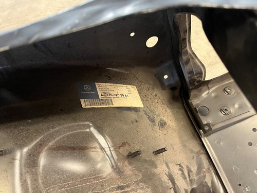 NEW NOS Mercedes W210 S210 E50 E55 AMG wheel installation LEFT front wheelhouse LH OEM - Picture 6 of 19