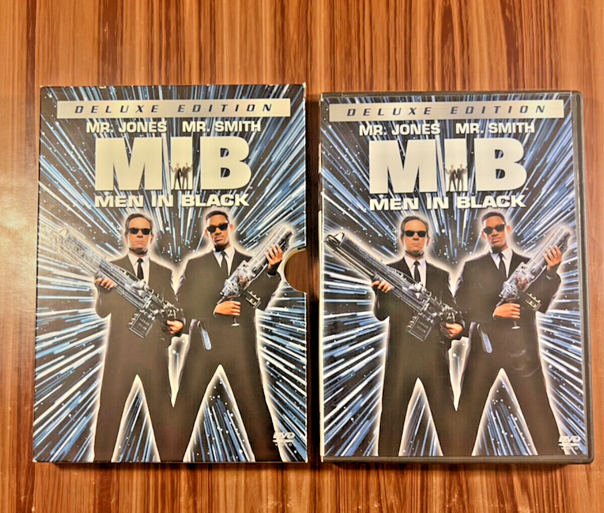 Men In Black DVD Deluxe Edition 2-Disc Set 1997 Movie Will Smith