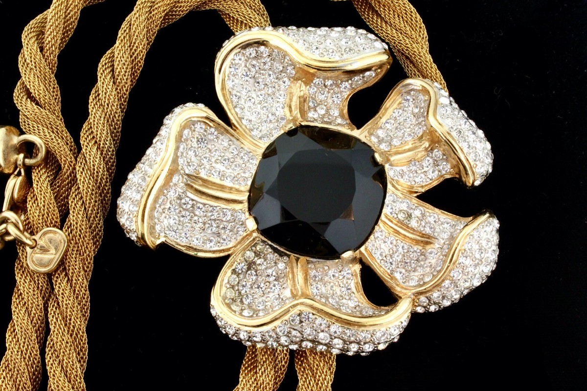 VALENTINO オーナメント Vtg COUTURE Runway VALENTINO Rhinestone Flower Bolo Pendant Mesh