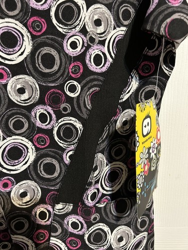 NWT Women's Size S WonderWink Four Stretch Prints Scrub Top - Black, Grey, Pink - Picture 2 of 5