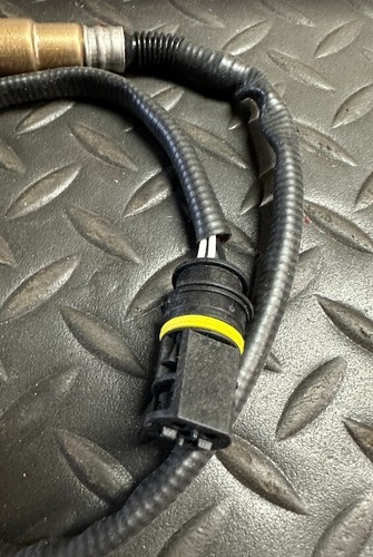 Mercedes-Benz Oxygen Sensor -# A 001 540 85 17 - Fits MBZ S420, S430, & More - Picture 5 of 6