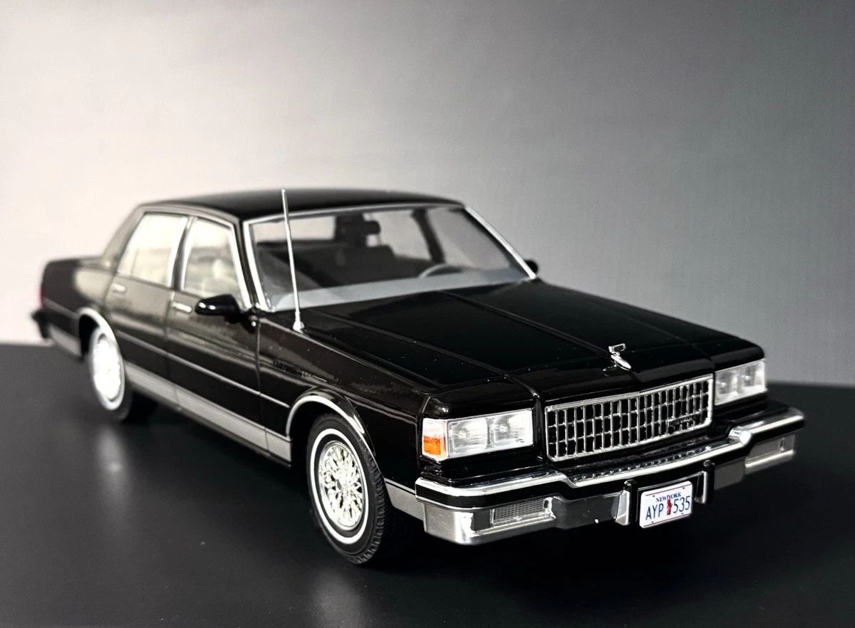 Chevrolet Caprice Police NYPD de 1987 au 1/18 de Model Car Group