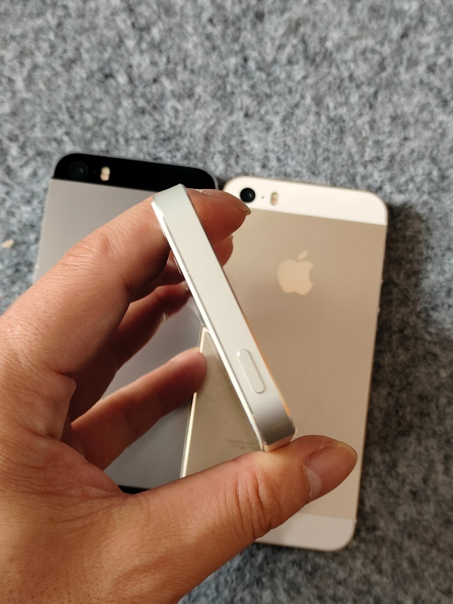 90%N ew Apple iPhone 5s 16/32GB Gray/Silver/Gold Factory UNLOCKED