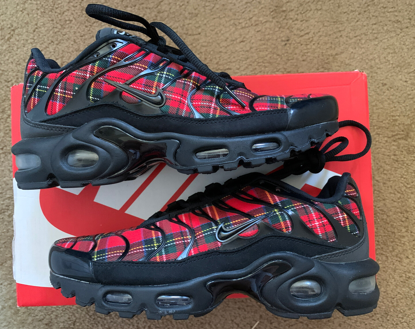 nike air max plus plaid