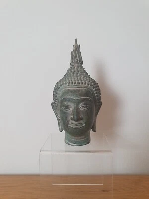 Petite tête de Bouddha , Thaïlande , métal patiné . Début XX°. - Photo 1/4