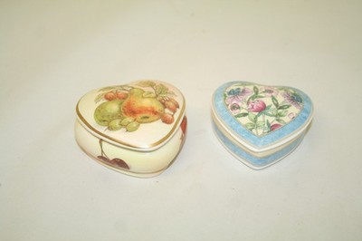 2 x Vintage Heart Shaped Pin Dishes ~Wedgewood & Palissy ~VGC (SS07)