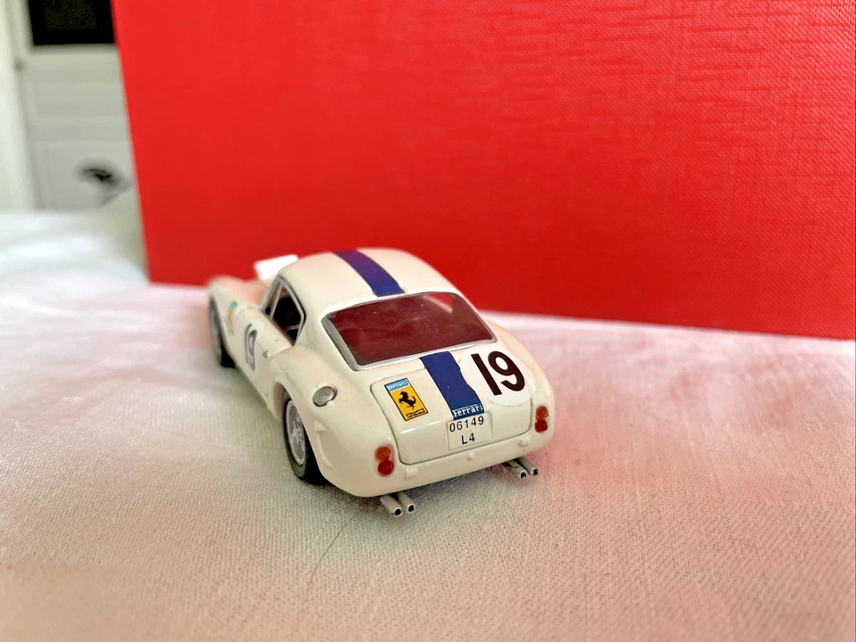 Ferrari 250 GT 1961 - Jouef évolution - Série Légende - 1/43 - Bon état - Photo 4/4