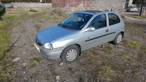 Vauxhall Corsa B  1999 Corsa Club 16V - Picture 5 of 16