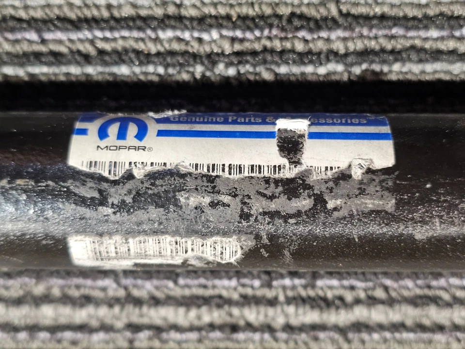 Barra estabilizadora de suspensión Mopar, negra para Dodge Ram 3500 Foto 4 de 4