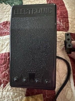 Electronic Singer Sewing Machine Foot Pedal Plus Accessories