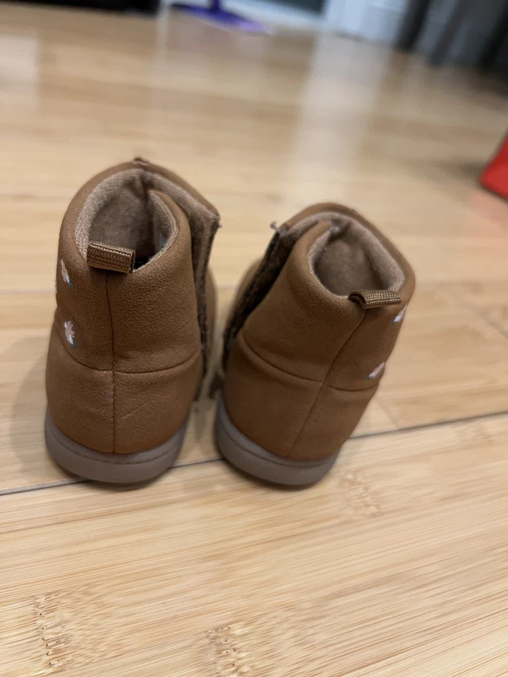 Botas Carter's para niña pequeña Foto 2 de 4