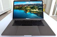 MacBook Pro Touch Bar 15" (512GB RAM, Intel Core i7, 2.9GHz, 16GB RAM) Laptop -